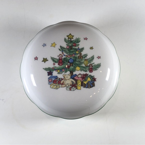 Nikko Japan Christmastime Covered Bon Bon Dish - Picture 3 of 14